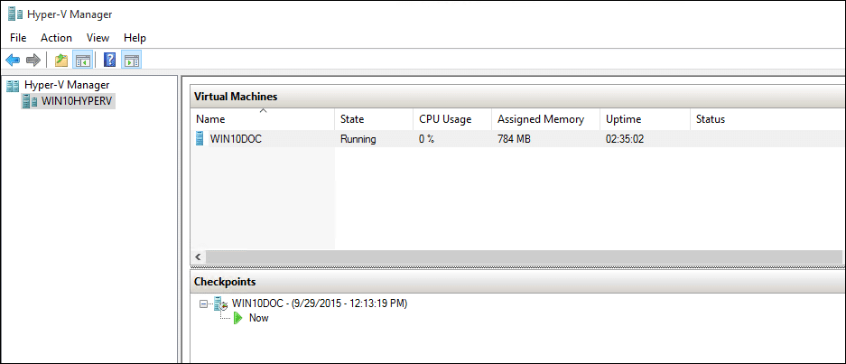 Hyper-V Manager showing a running virtual machine and its checkpoint list